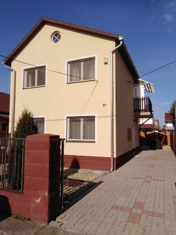 Arinza Apartman Vendeghaz Mezőkövesd Εξωτερικό φωτογραφία