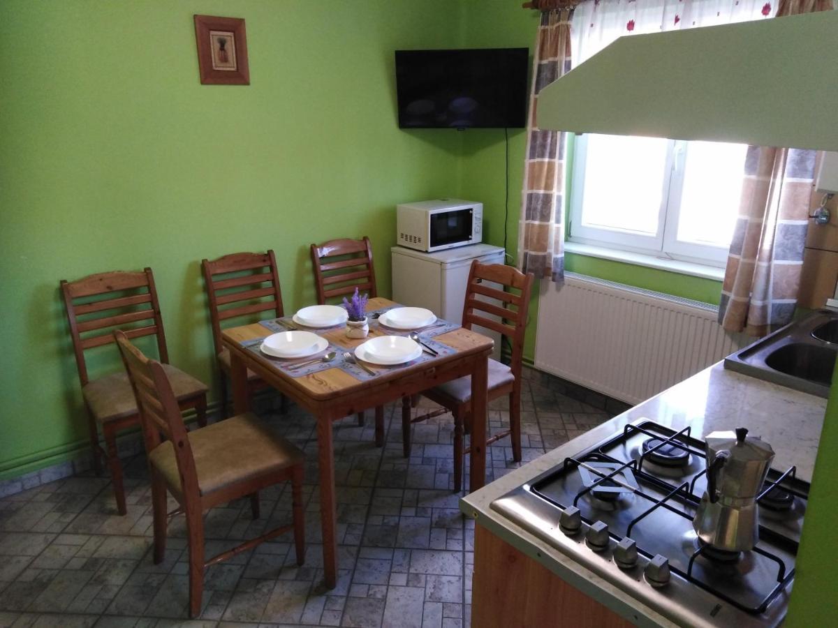 Arinza Apartman Vendeghaz Mezőkövesd Εξωτερικό φωτογραφία